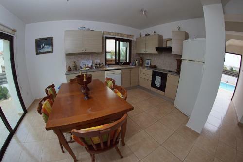 Holiday Home Kennedy Ave 200/15