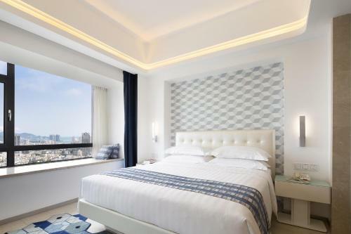 Sanya Ziyue Coniser Theme Hotel