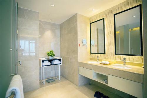 Sanya Ziyue Coniser Theme Hotel