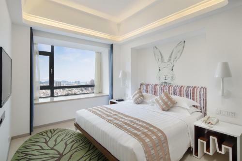Sanya Ziyue Coniser Theme Hotel