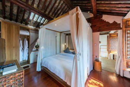 Posada Dali Old Courtyard-style Boutique Hotel