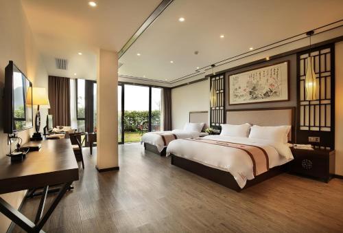 Hotel Peach Blossom River Resort