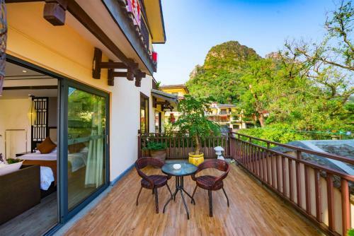 Hotel Peach Blossom River Resort