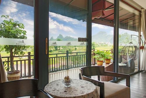 Hotel Peach Blossom River Resort
