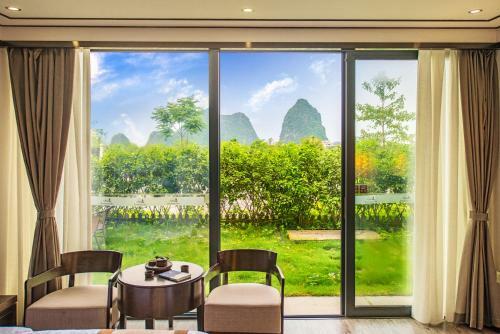 Hotel Peach Blossom River Resort