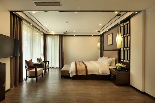Hotel Peach Blossom River Resort