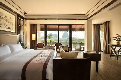 Hotel Peach Blossom River Resort