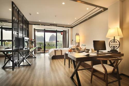Hotel Peach Blossom River Resort