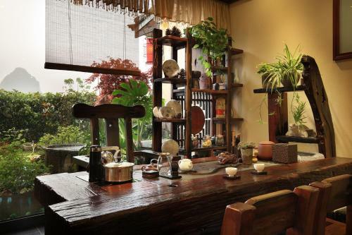 Hotel Peach Blossom River Resort