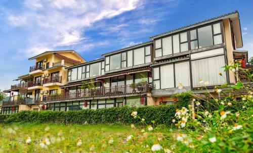 Hotel Peach Blossom River Resort
