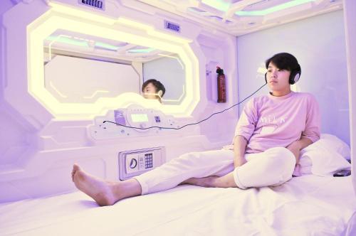 Dunhuang Camel Capsule Youth Hostel