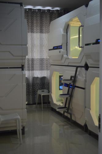 Dunhuang Camel Capsule Youth Hostel