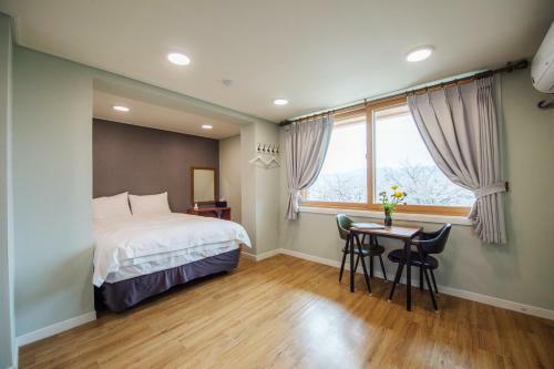 Lodge Jirisan Park Healing Pension