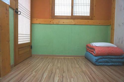 Hostal Gangneongjeon Hanok Stay