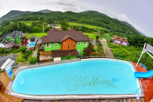 Yellow Star Pension