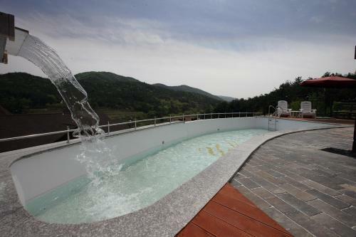 Yellow Star Pension