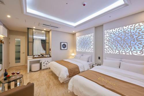 Dubai Hotel