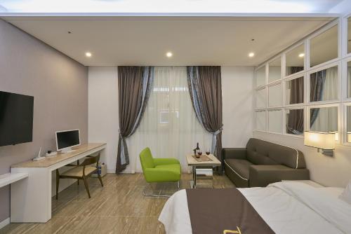 Dubai Hotel