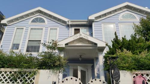 Hostal Bella Guesthouse