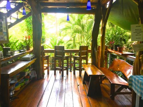 Hostal Tico Adventure Lodge