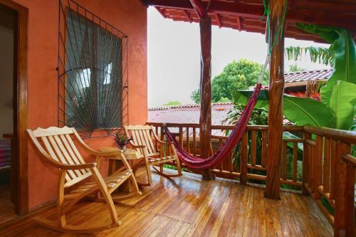 Hostal Tico Adventure Lodge