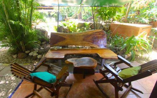Hostal Tico Adventure Lodge