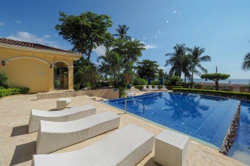 Apartamento Ocean Terrace, Beachfront- A505