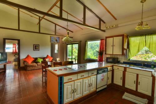 Rainbow Valley Lodge Costa Rica