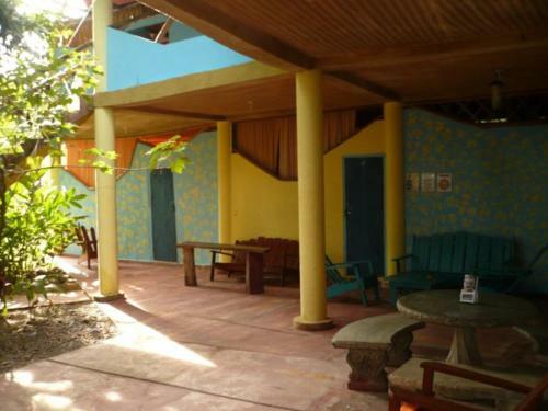 Piramys Hostel And Tours In Dominical