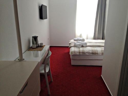 Hostal Red Carpet Apartments & Rooms