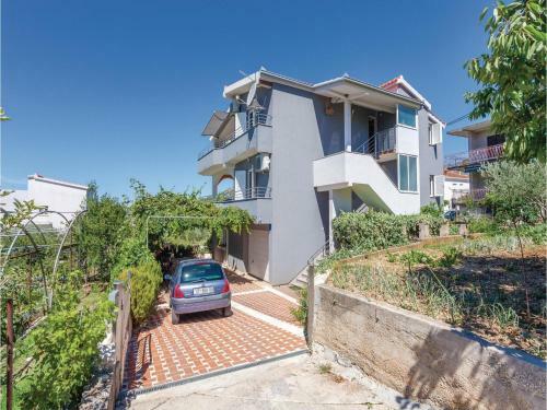 Holiday Apartment Seget Vranjica 02
