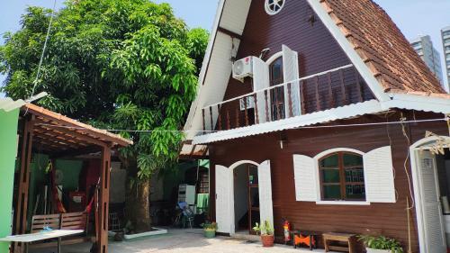 Hostal Pousada Alojaki Hostel