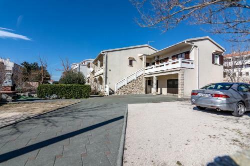 Apartments Luka