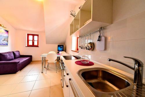 Sunny Bobica Apartments