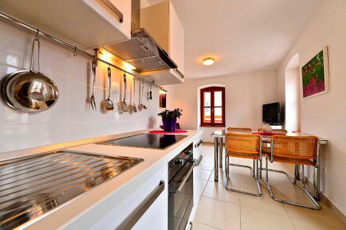 Sunny Bobica Apartments