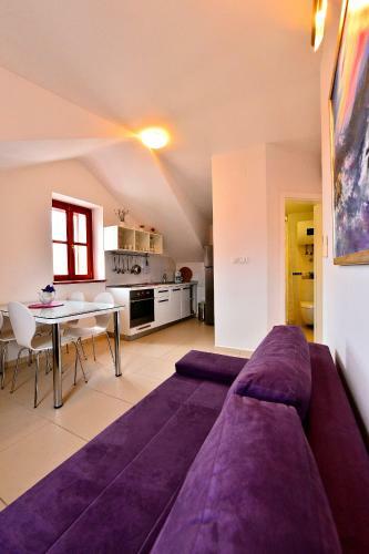 Sunny Bobica Apartments