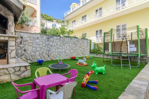La Bodega Apartments