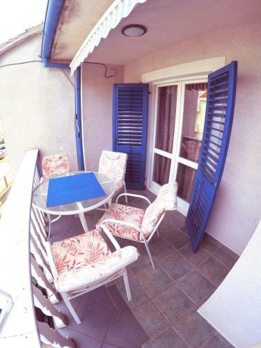 Apartment Repi? Blue