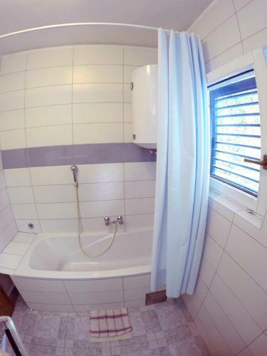 Apartment Repi? Blue