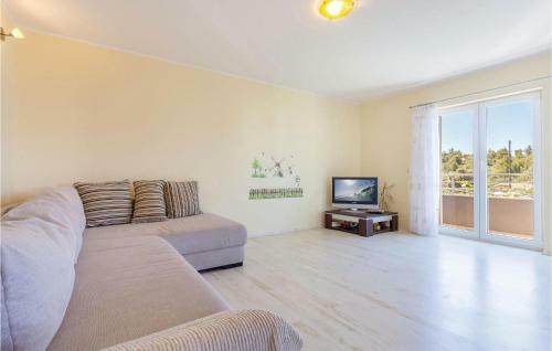 Holiday Apartment Seget Vranjica 01