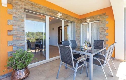 Holiday Apartment Seget Vranjica 01