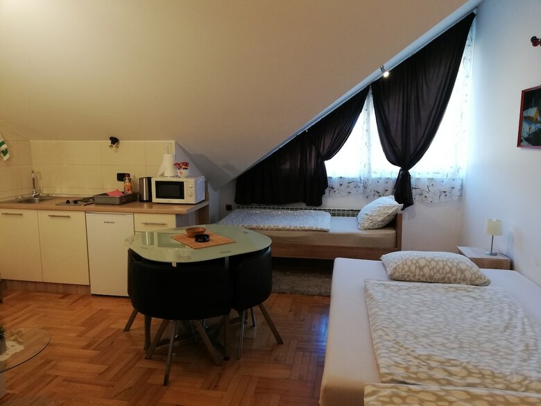 Studio Apartments Korosteljev