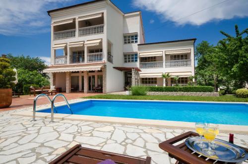 Apartments Sinisa