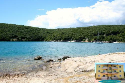 Apartamentos Yellow House Pula