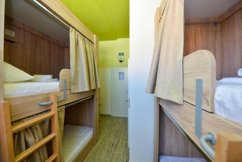 Hostel Zr?e