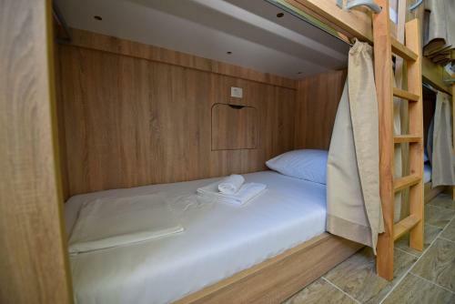 Hostel Zr?e
