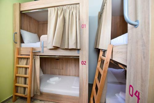 Hostel Zr?e