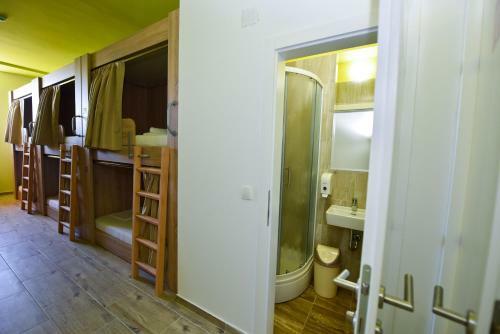 Hostel Zr?e