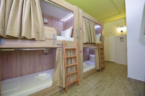 Hostel Zr?e