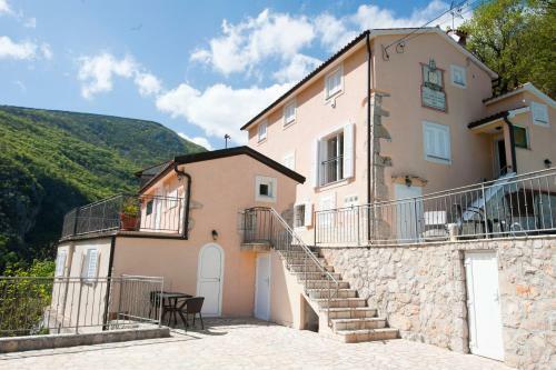 Holiday House Bariani